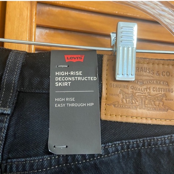 NEW Levi's Black Deconstructed Denim Pencil Skirt - Picture 9 of 12
